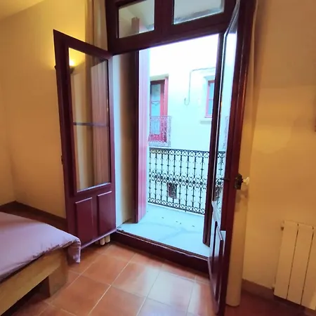 Les Studios De St Guilhem Saint-Guilhem-le-Desert Exterior foto